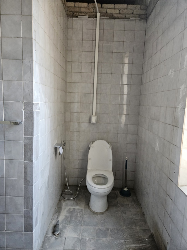 구리시(구리) 큐비클 인창동 화장실 큐비클 설치: 크림색 무광으로 깔끔한 리모델링 완성! 4 image 640