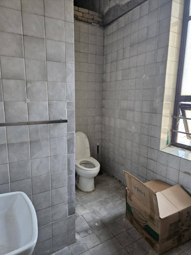 구리시(구리) 큐비클 인창동 화장실 큐비클 설치: 크림색 무광으로 깔끔한 리모델링 완성! 5 image 642