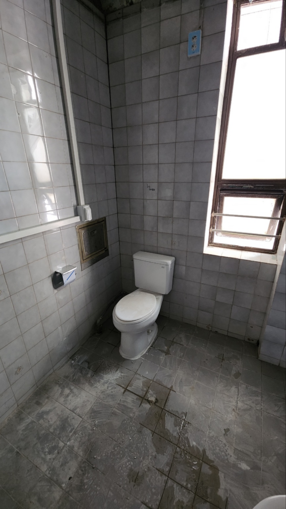 구리시(구리) 큐비클 인창동 화장실 큐비클 설치: 크림색 무광으로 깔끔한 리모델링 완성! 7 image 646