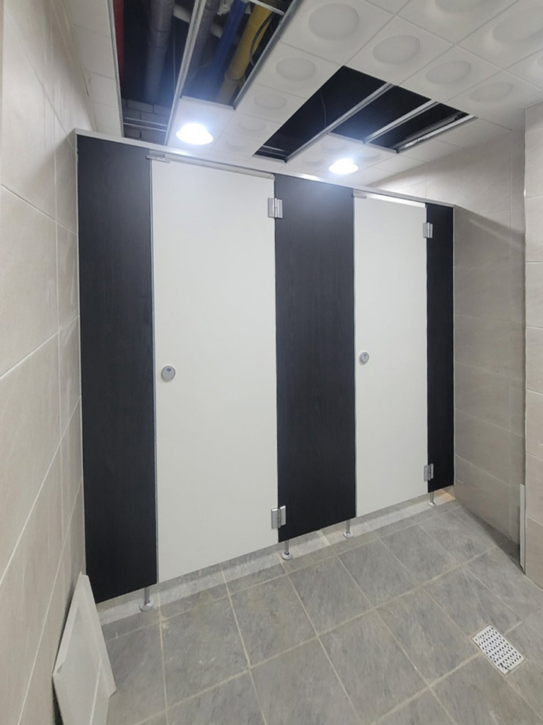 양주(양주시) 큐비클 불곡산 요양원 큐비클 시공 후기: 크림 & 블랙 오크 무광 조합 및 장애인 접이식 문 설치 16 image 27