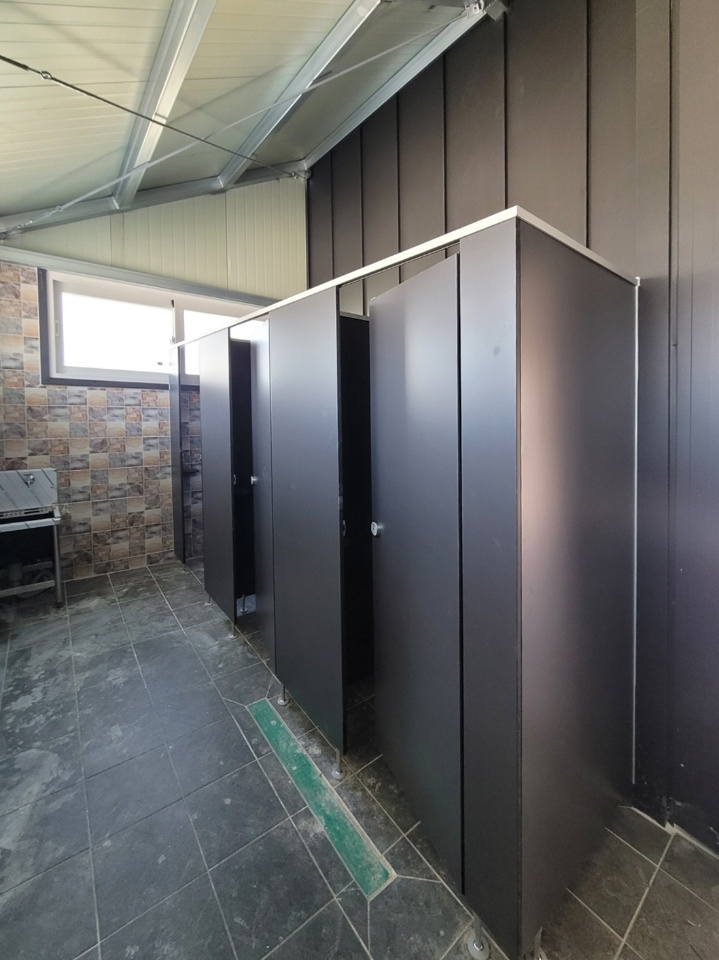 평택(평택시) 큐비클 화장실 칸막이 시공: 진회색 무광의 모던한 변신 15 image 287